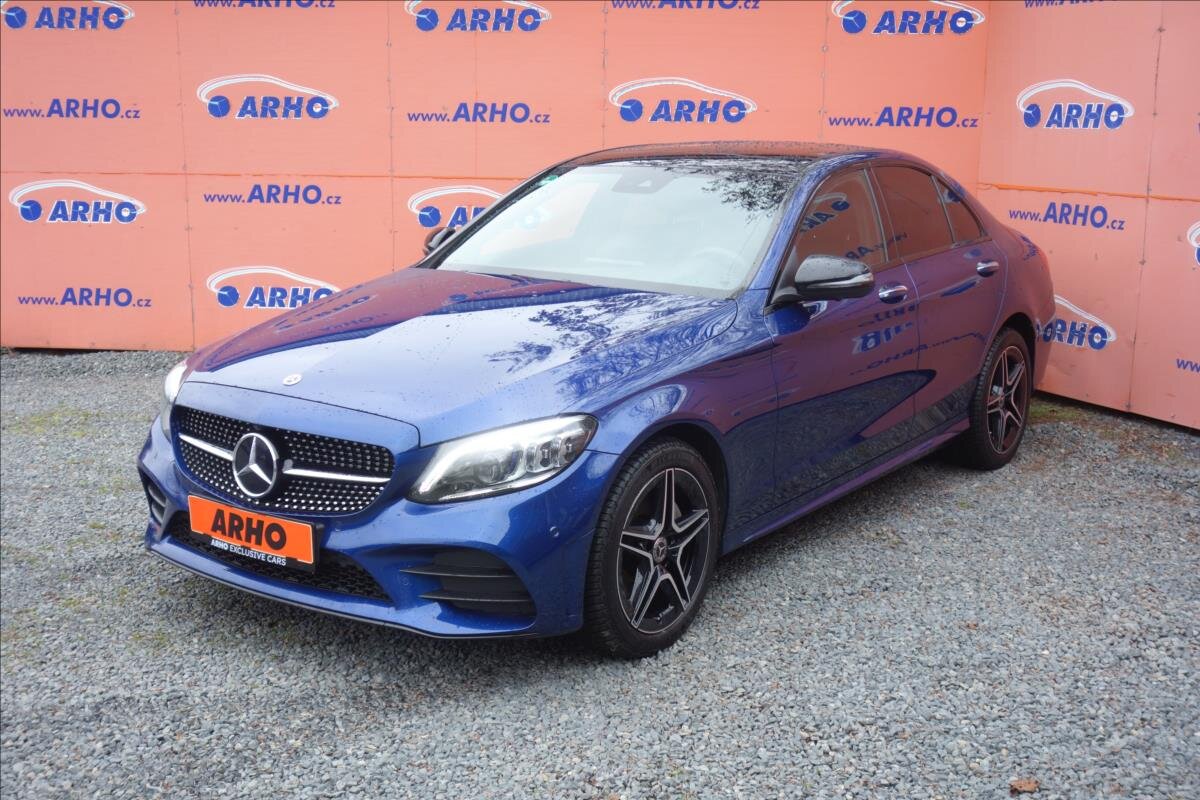 Mercedes-Benz Třídy C Sedan 2,0 l 143 kw