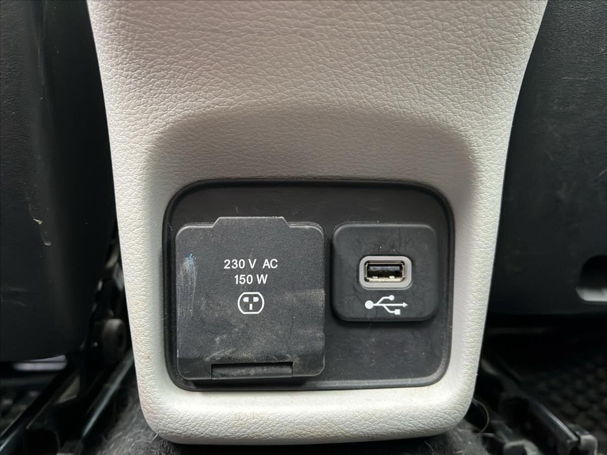 Jeep Compass SUV 1,4 l 125 kw