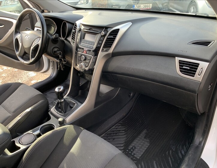 Hyundai i30 12