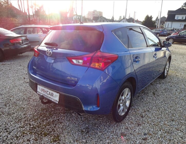Toyota Auris 7