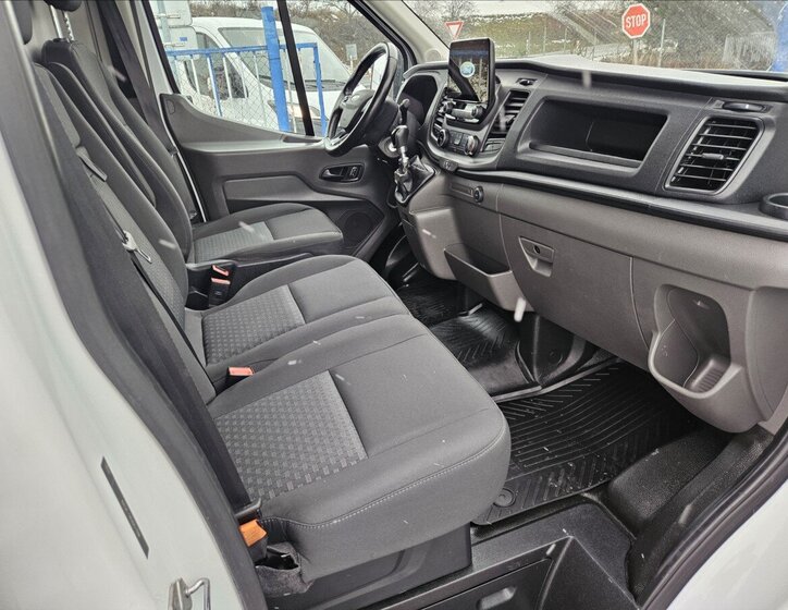 Ford Transit 13
