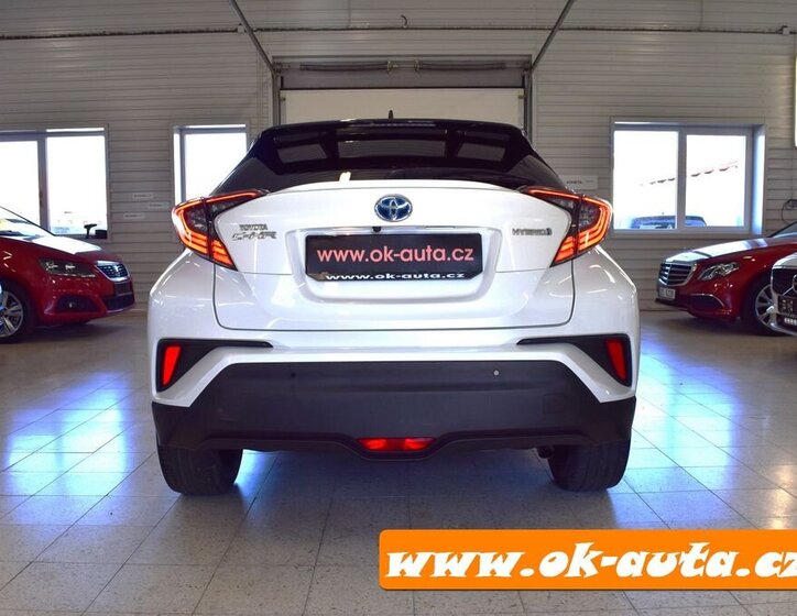 Toyota C-HR Hatchback 1,8 l 0