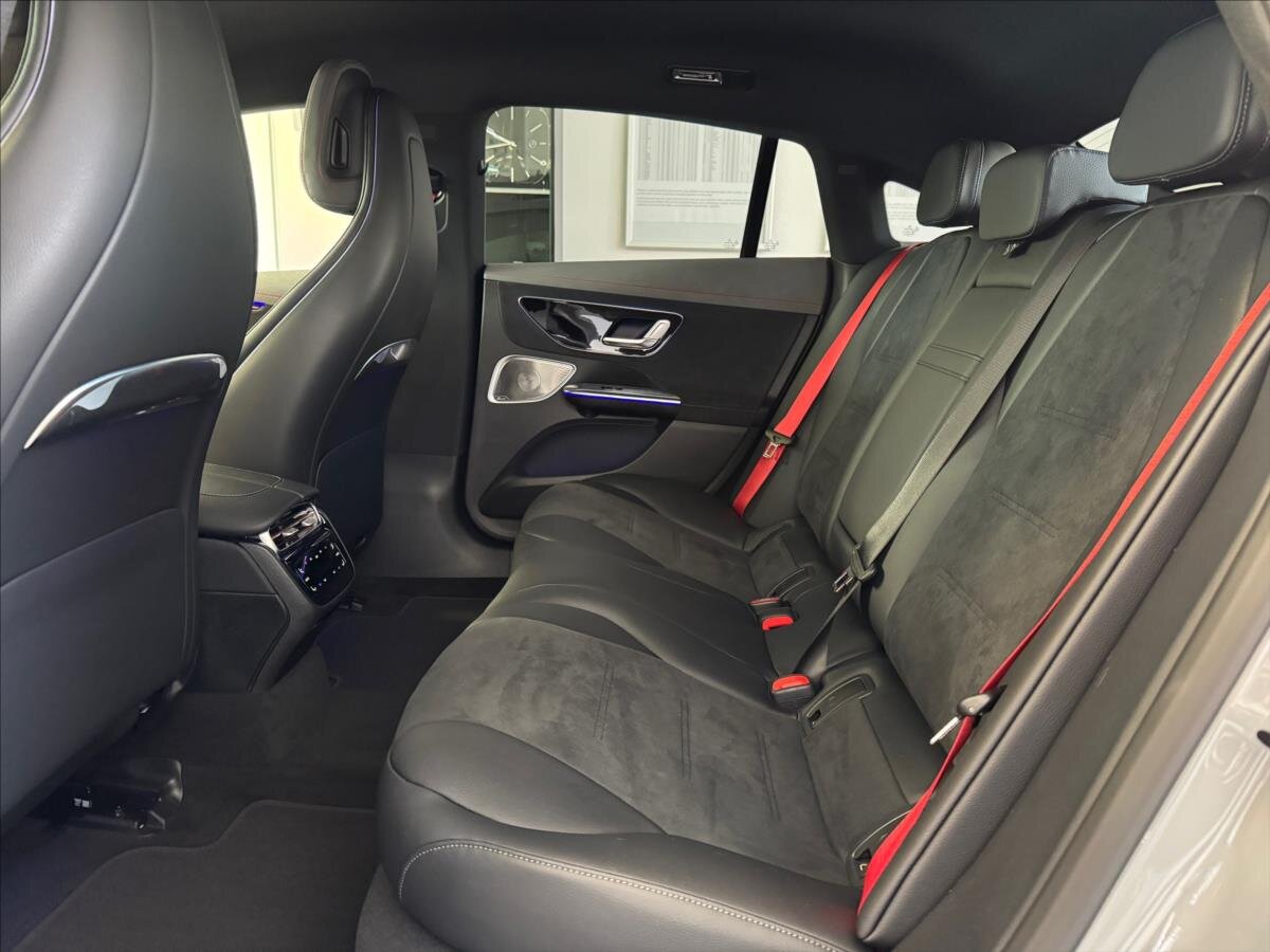 Mercedes-Benz EQE Sedan / Limuzína 0,0 235 kw