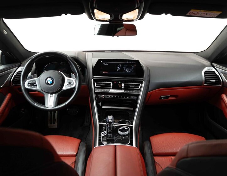 BMW Řada 8 12