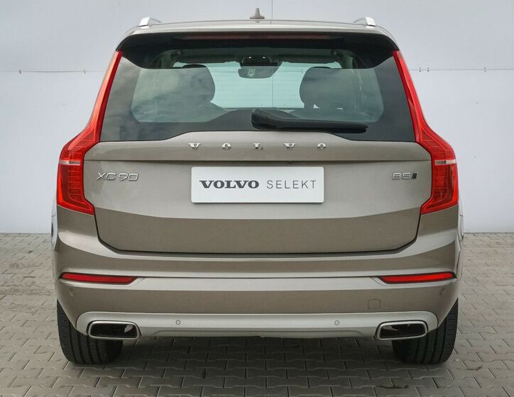 Volvo XC90 6