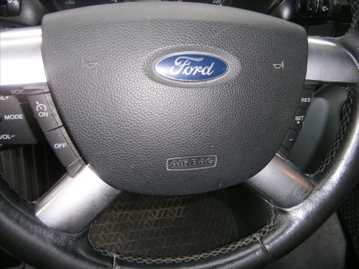 Ford Transit Kombi 2,2 l 92 kw