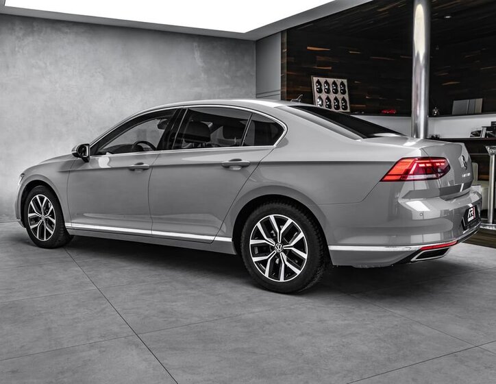 Volkswagen Passat Sedan 1,5 l 110 kw