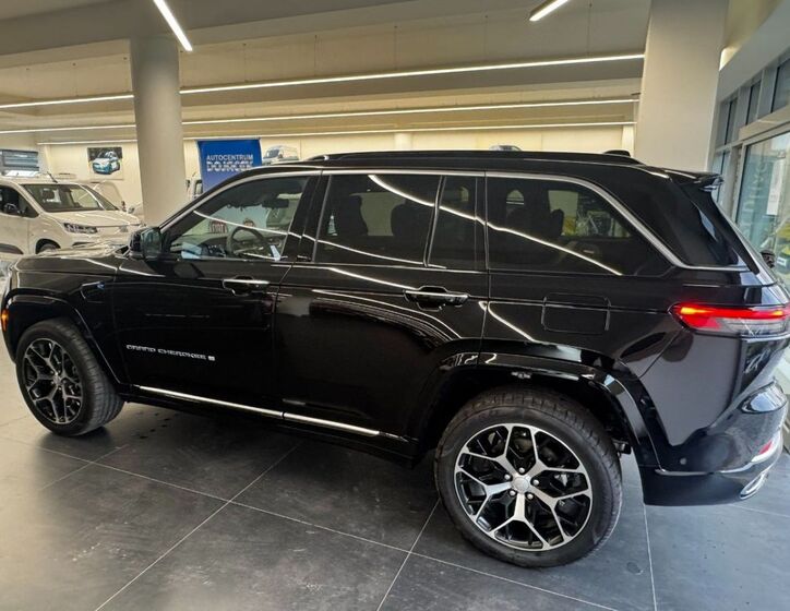 Jeep Grand Cherokee 8