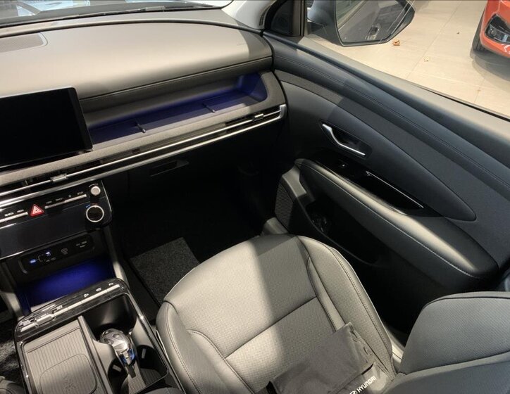 Hyundai Tucson SUV 1,6 l 158 kw