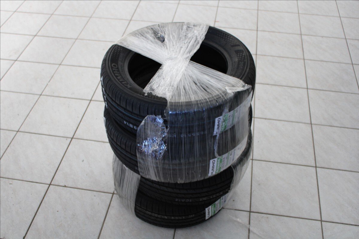 Toyota Corolla Sedan / Limuzína 1,6 l 97 kw