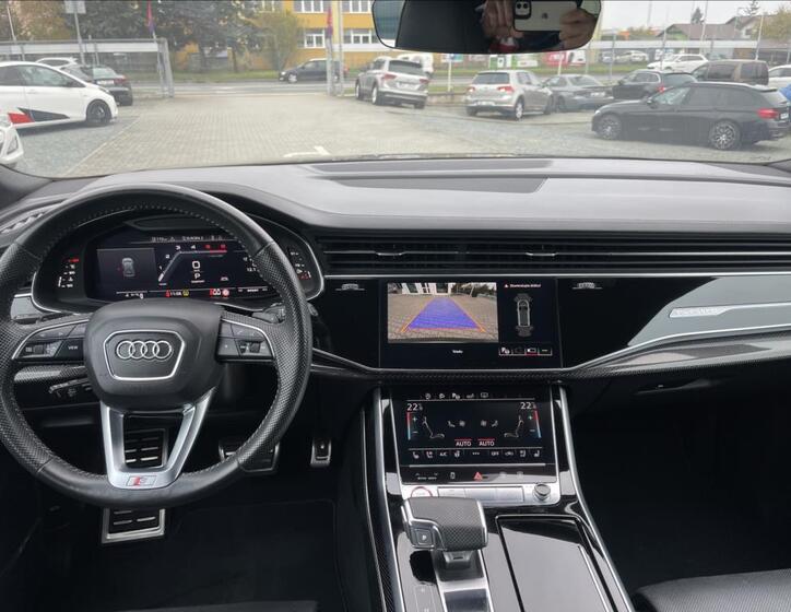 Audi SQ8 11