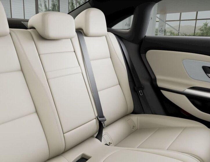 Mercedes-Benz CLA Sedan 1,5 l 142 kw