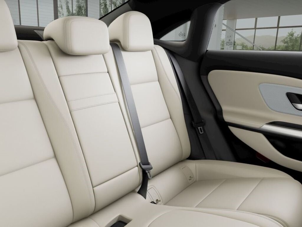 Mercedes-Benz CLA Sedan 1,5 l 142 kw