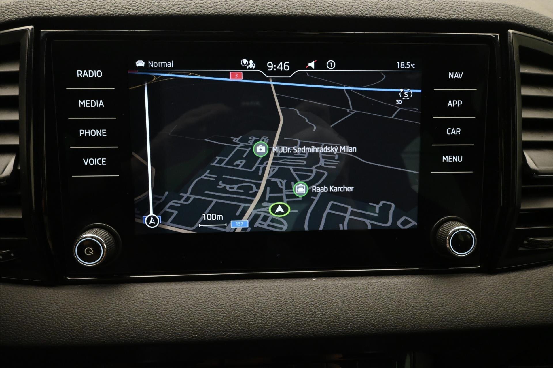 Škoda Karoq SUV / Terénní 1,5 l 110 kw