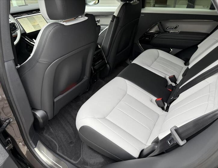 Land Rover Range Rover Sport 28