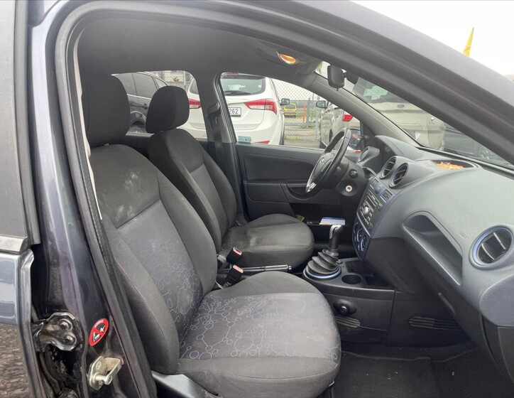 Ford Fiesta 11