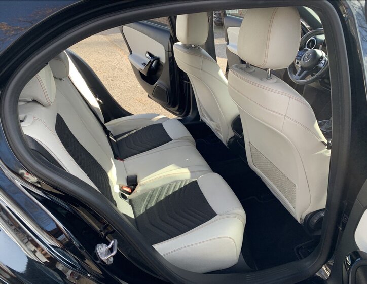 Mercedes-Benz Třídy A Hatchback 1,3 l 120 kw