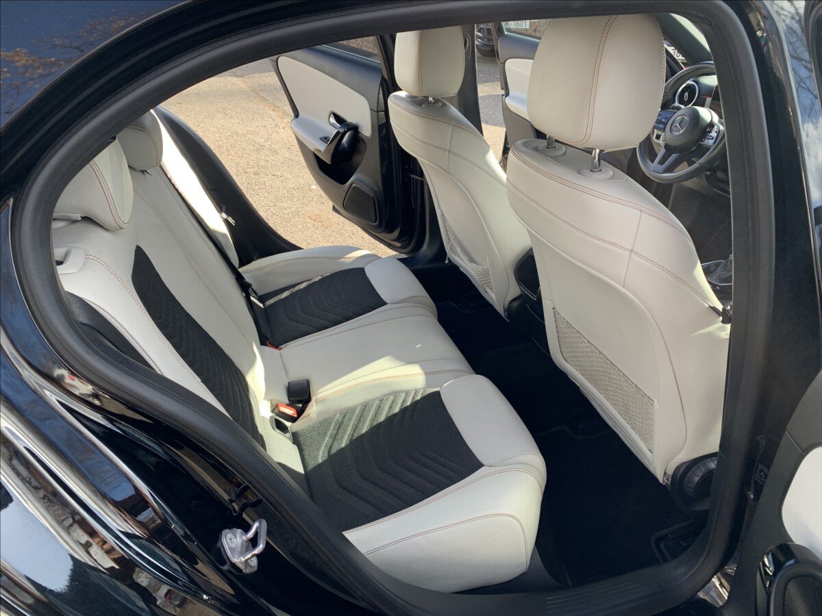 Mercedes-Benz Třídy A Hatchback 1,3 l 120 kw