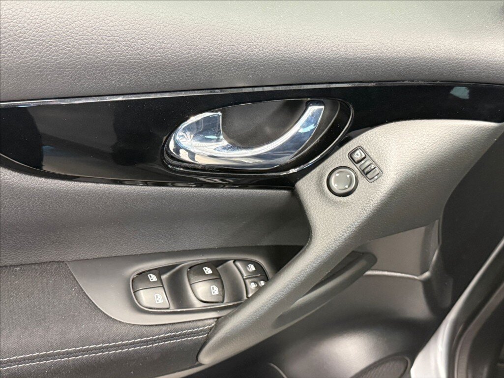 Nissan Qashqai SUV / Terénní 1,2 l 85 kw