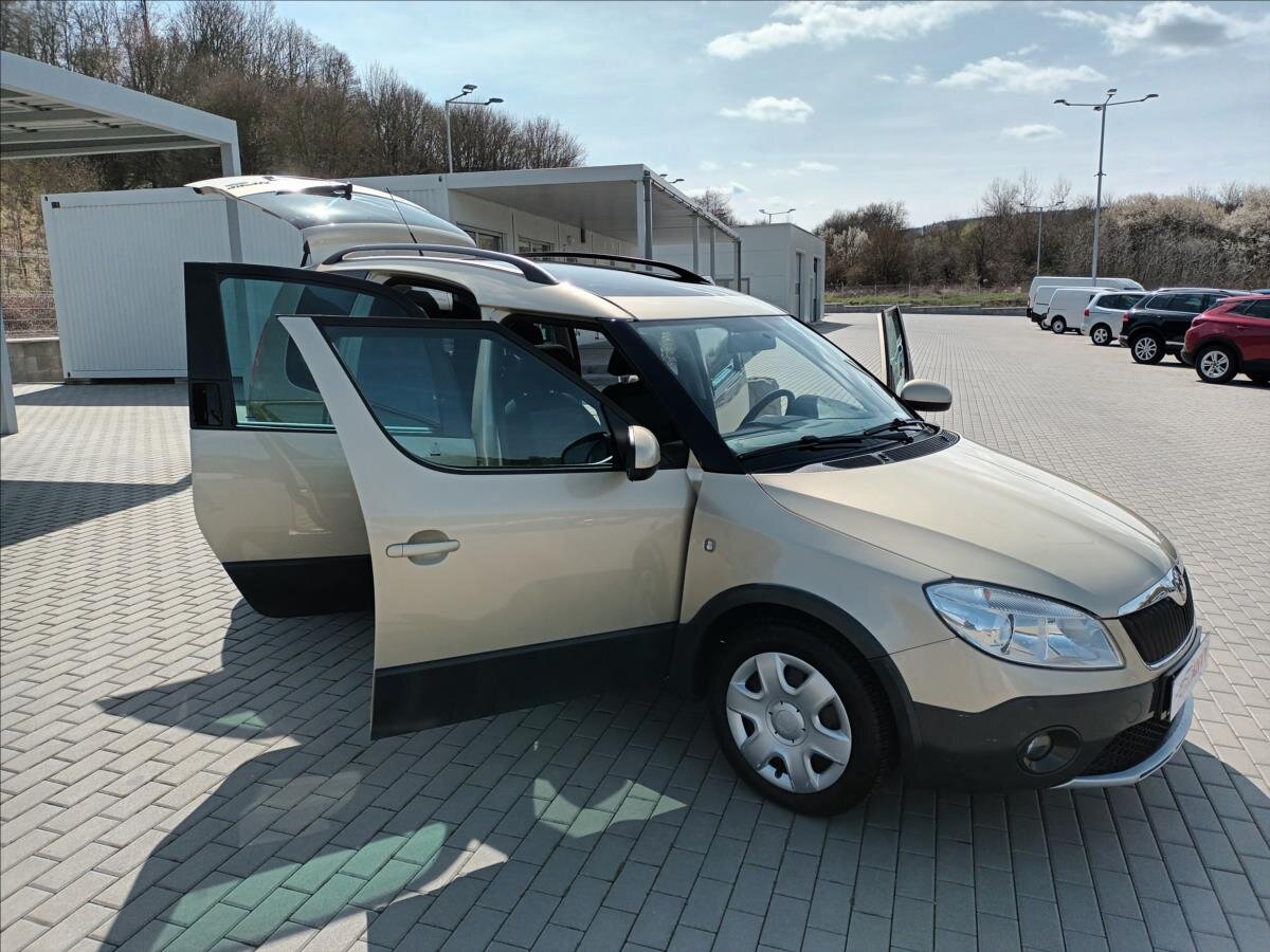 Škoda Roomster Kombi 1,2 l 63 kw