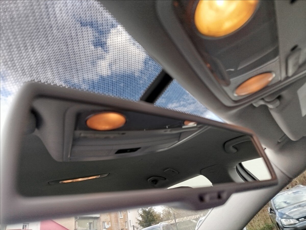 Volkswagen Passat Kombi 2,0 l 103 kw