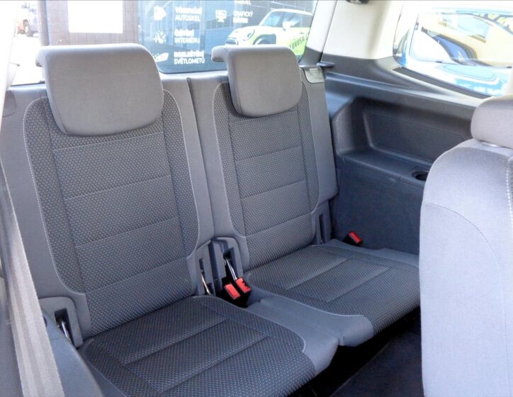 Volkswagen Touran 19