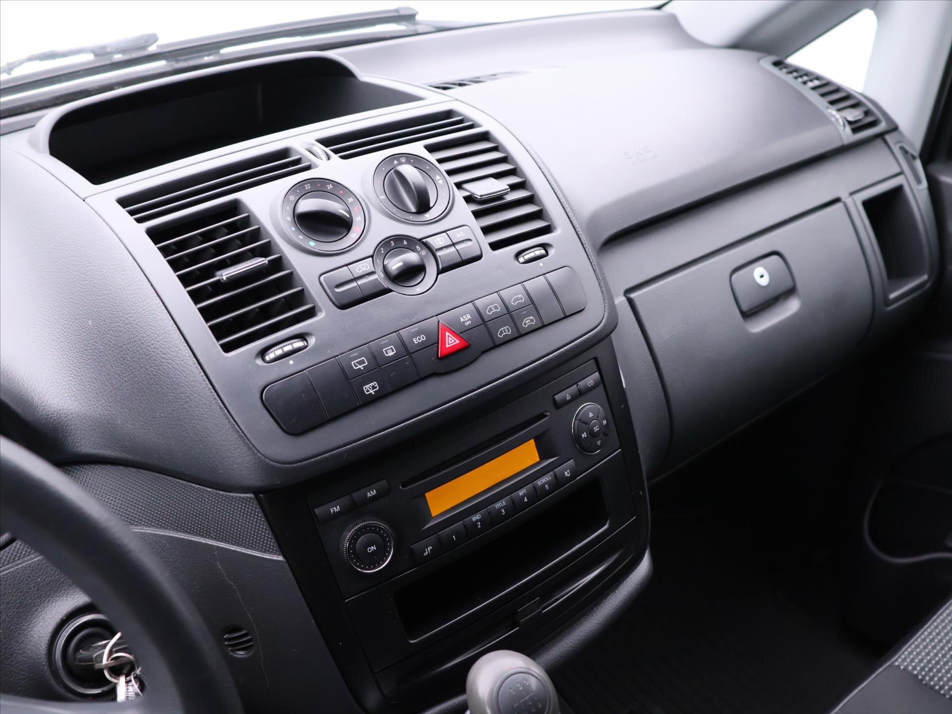 Mercedes-Benz Vito Kombi 2,1 l 70 kw