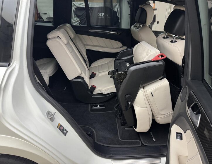 Mercedes-Benz GLS SUV / Terénní 5,5 l 430 kw