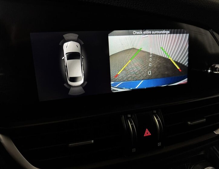 Alfa Romeo Giulia Sedan / Limuzína 2,0 l 206 kw