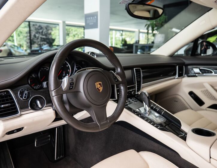 Porsche Panamera 5