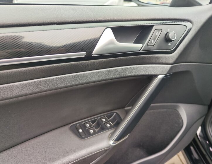 Volkswagen Golf Kombi 1,6 l 77 kw