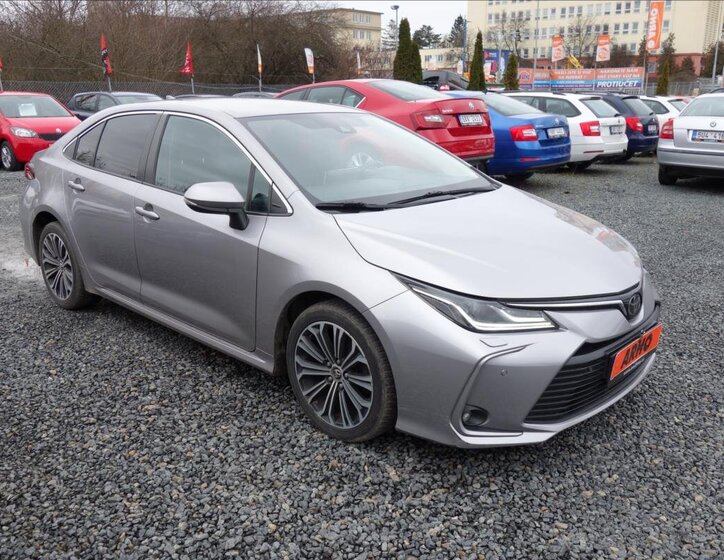 Toyota Corolla Sedan 1,6 l 97 kw