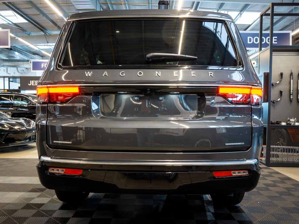 Jeep Wagoneer SUV / Terénní 5,7 l 292 kw