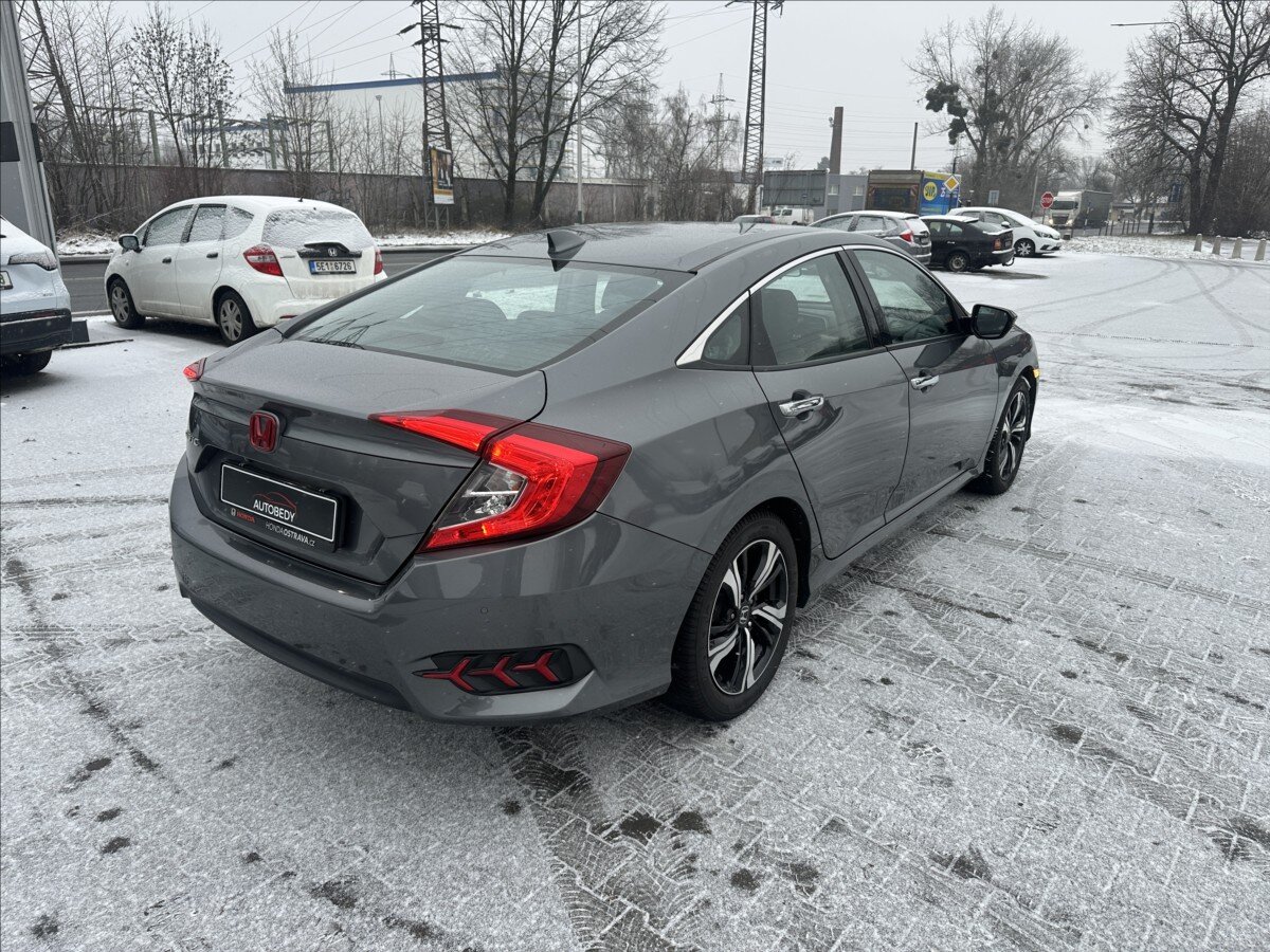 Honda Civic Sedan / Limuzína 1,5 l 134 kw