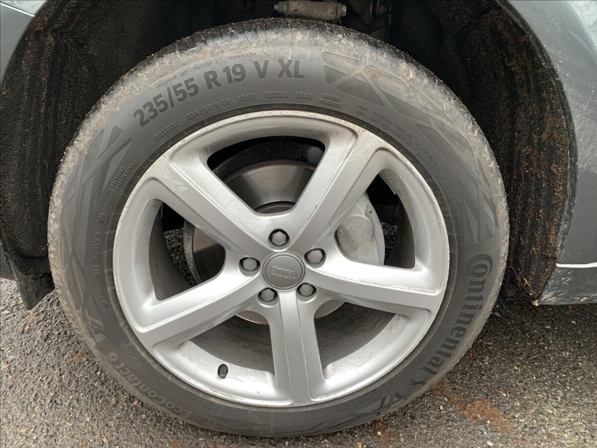 Audi Q5 SUV 2,0 l 140 kw