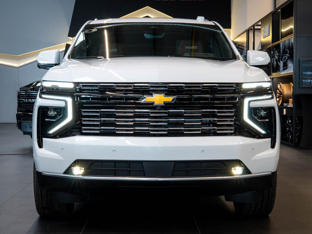 Chevrolet Suburban SUV 6,2 l 313 kw