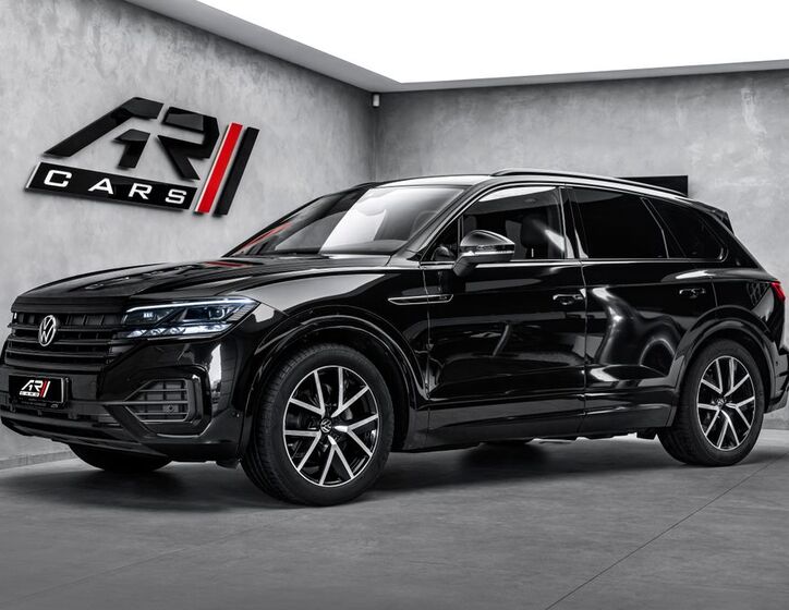 Volkswagen Touareg 1