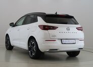 Opel Grandland SUV / Terénní 1,6 l 147 kw
