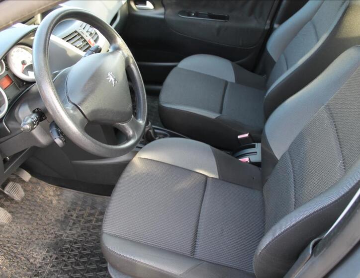 Peugeot 207 7