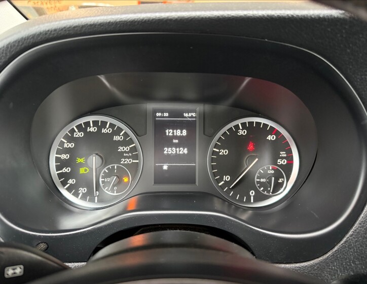 Mercedes-Benz Vito 18