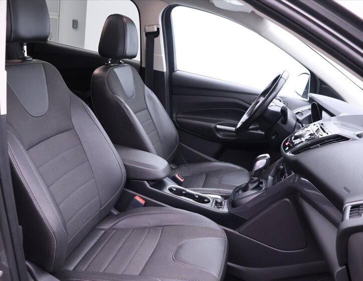 Ford Kuga SUV / Terénní 2,0 l 103 kw