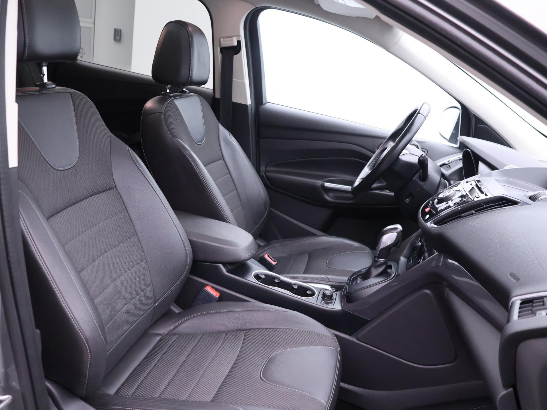 Ford Kuga SUV / Terénní 2,0 l 103 kw