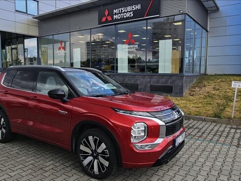 Mitsubishi Outlander SUV / Terénní 2,4 l 100 kw