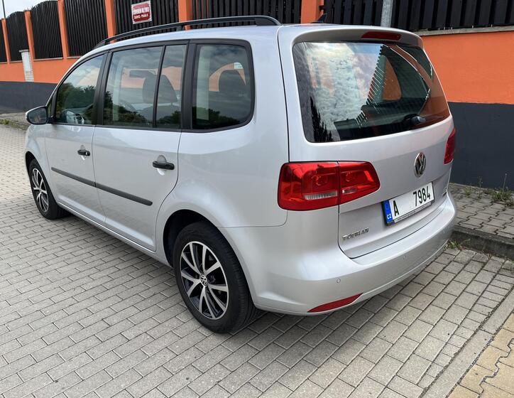 Volkswagen Touran 7
