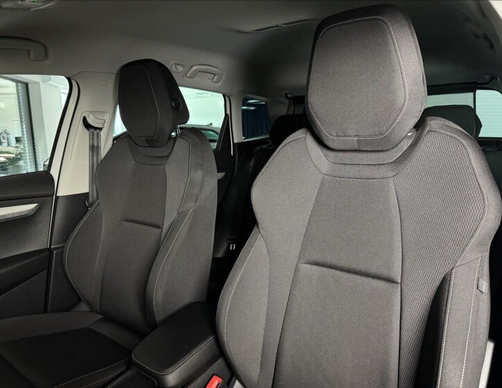 Škoda Karoq SUV / Terénní 1,5 l 110 kw