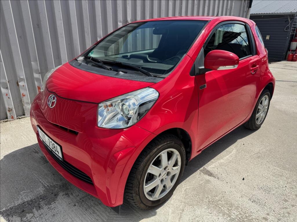 Toyota iQ Hatchback 998,0 50 kw