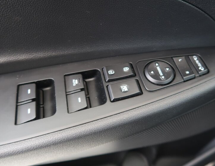 Hyundai Tucson SUV 2,0 l 100 kw