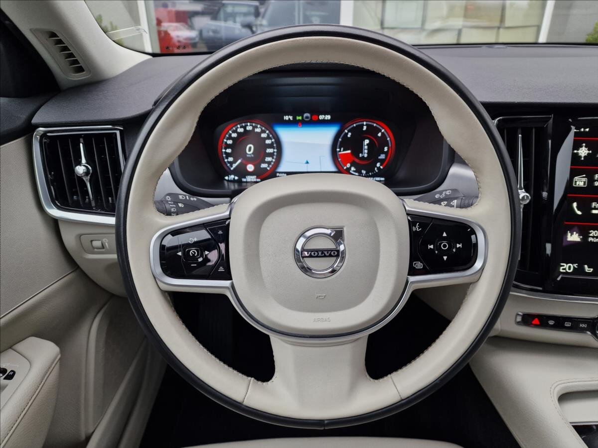 Volvo V90 Kombi 2,0 l 140 kw