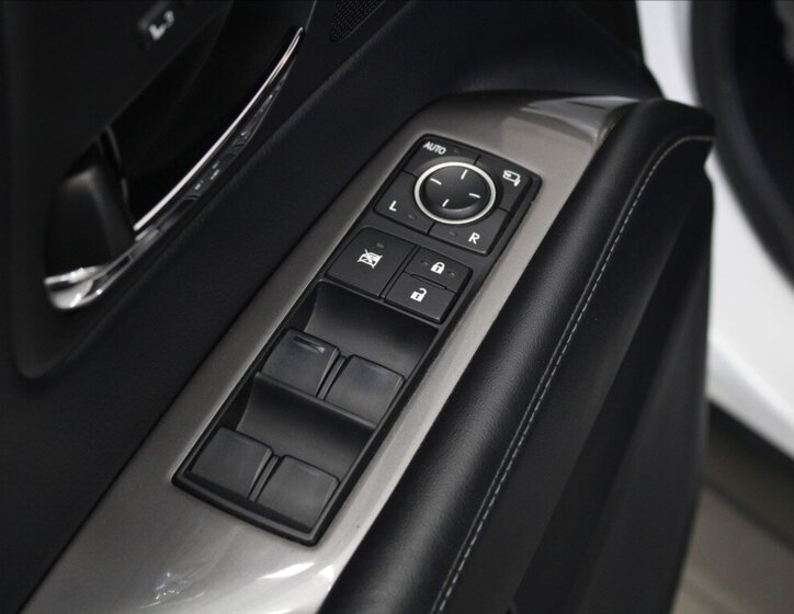 Lexus RX 450h SUV / Terénní 3,5 l 220 kw