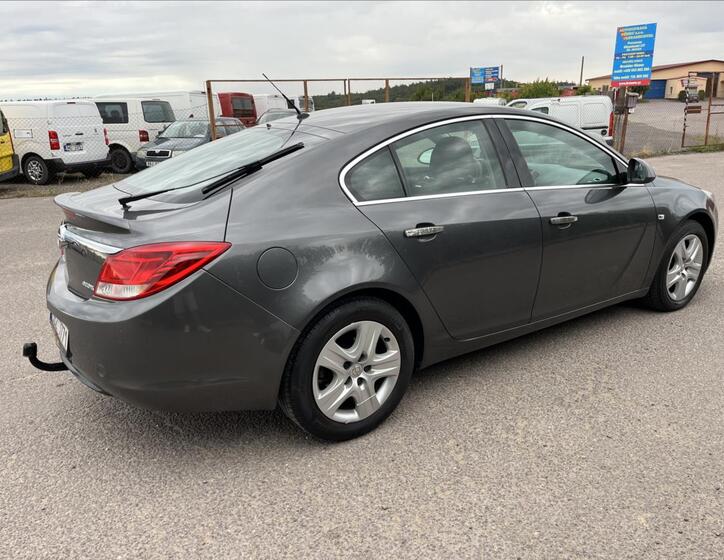 Opel Insignia 5